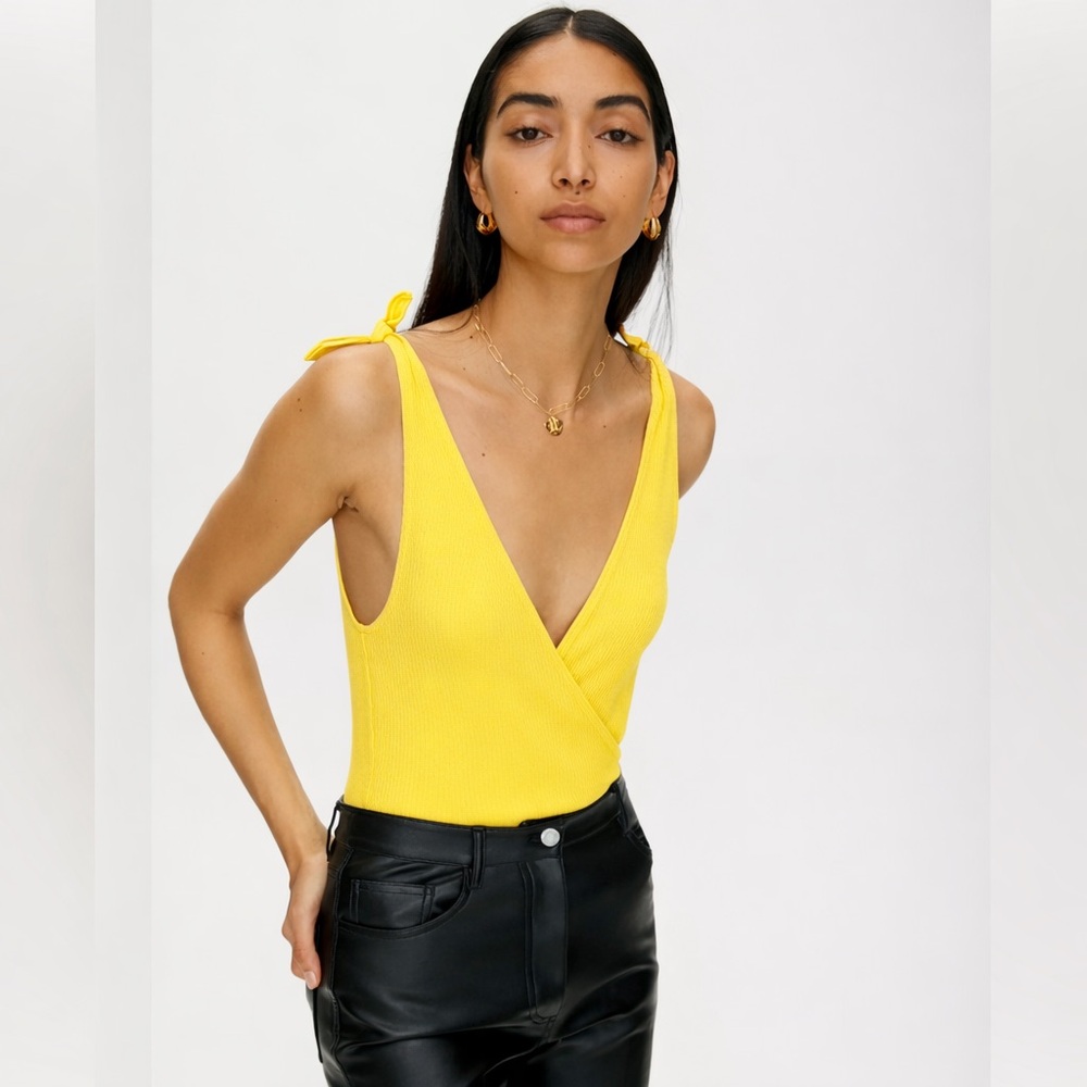 Aritzia Wilfred Free Neva Ribbed Tie-Strap Bodysuit – Yellow Small